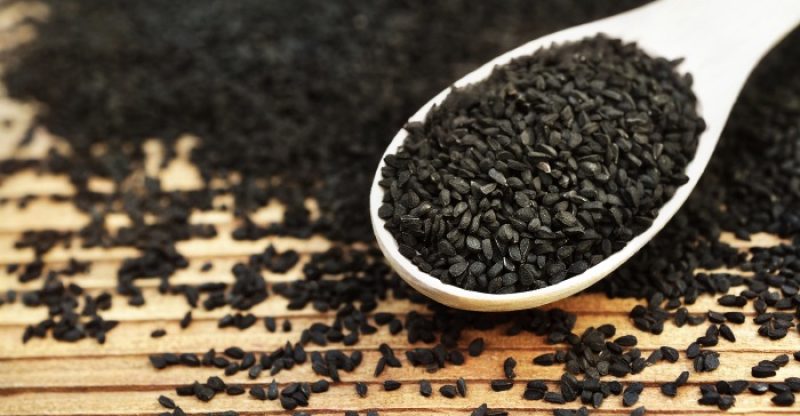 12 Evidence-Based Benefits of Black Seed Oil