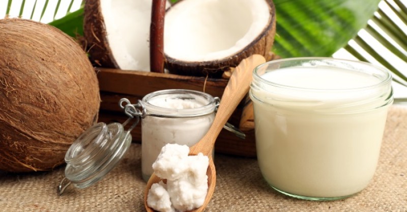 Coconut Oil Uses and Cures 800x416 - KOKOSNOOT OLIE 159 GEZONDE EIGENSCHAPPEN EN TOEPASSINGEN VOOR HUID HAAR EN LICHAAM