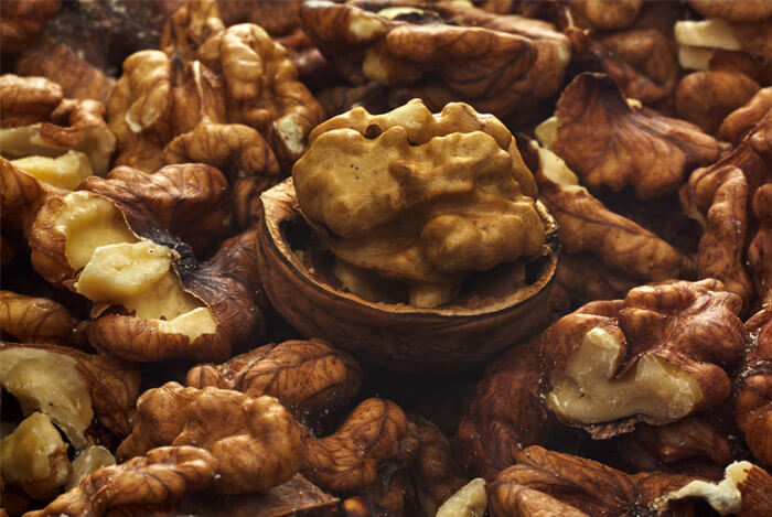 fighting-autoimmune-disorders-walnuts
