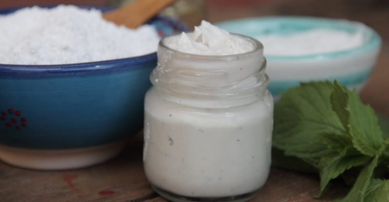 Homemade-Baking-Soda-Toothpaste