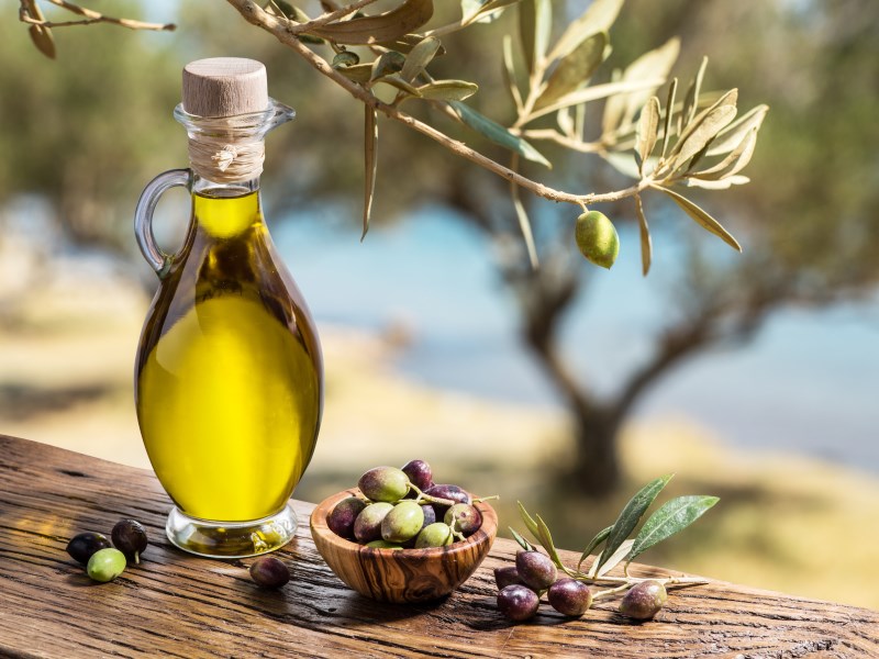 Olive Oil can Help You Look Younger