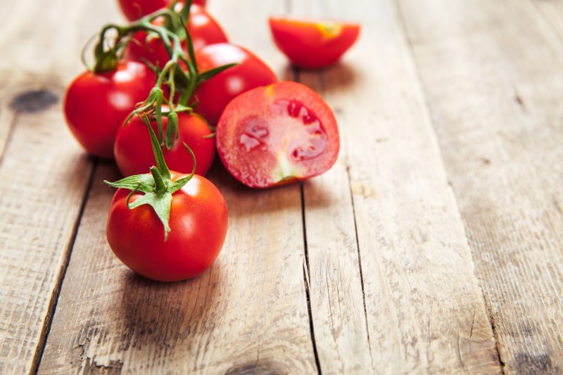 tomatoes-and-bones