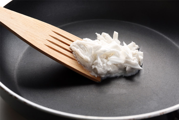 coconut-oil-in-fry-pan