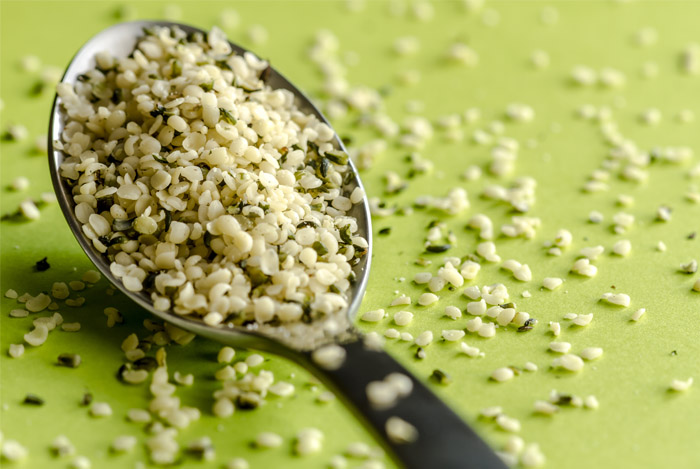 hemp-seeds-spoon