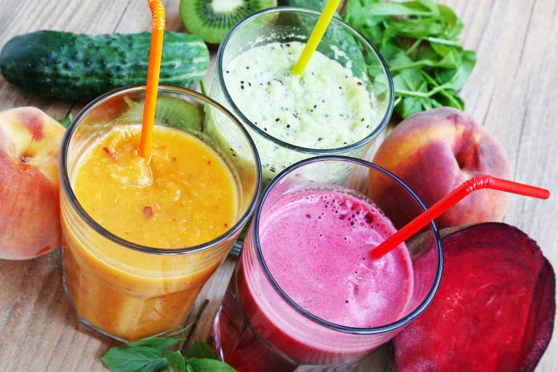 Fresh Detox Juices with Healthy Spinach and Kiwi, Beet and Peaches
