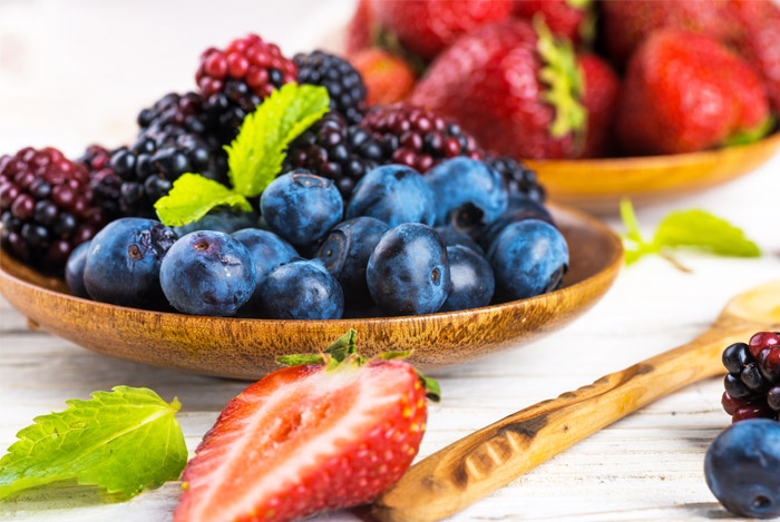 mixed-berries-antioxidants-fat-liver