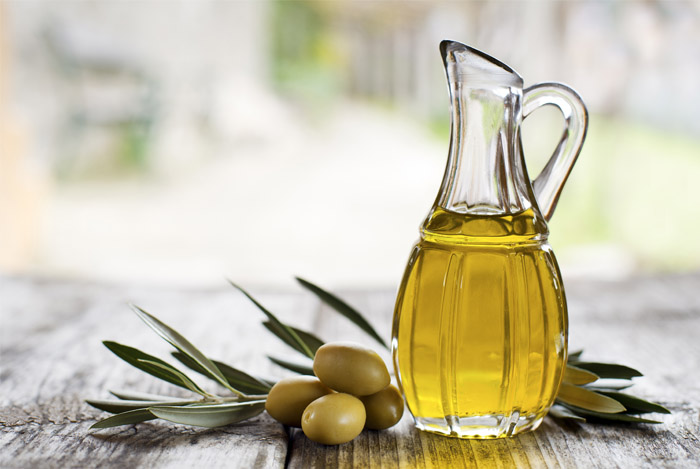 olive-oil-bottle-cholesterol