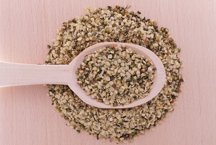 spoon-of-hemp-seeds