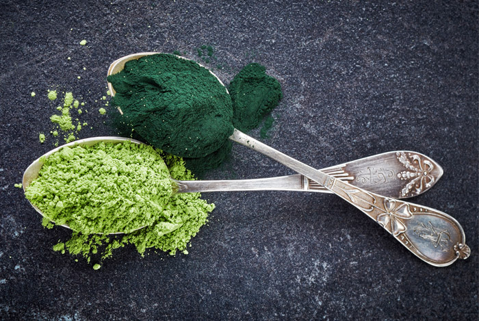 spoons-spirulina-powder-benefits