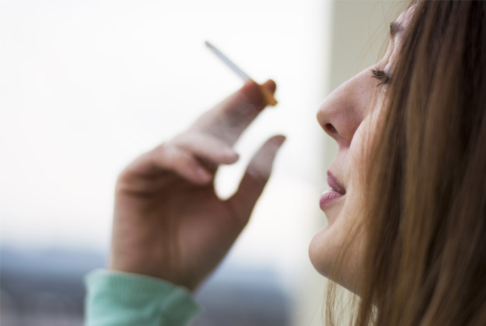 woman-smoking-cause-for-fatty-liver